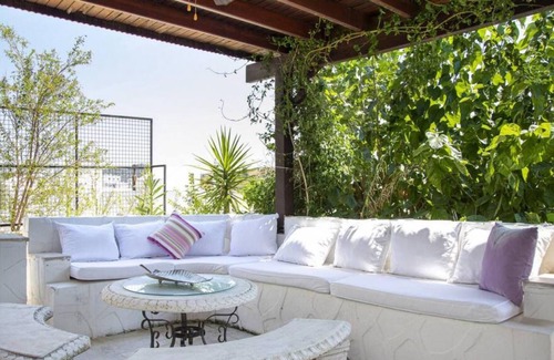 Bogazici Otro | Comfy Triplex near Beach with Garden in Bodrum