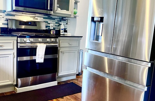 Washington Ave./ Memorial Park Casa | CHIC MODERN DWELlING, PET FRIENDLY, PRIVATE DRIVEWAY PARKING