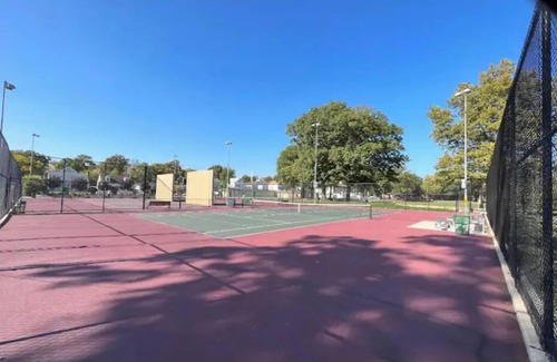 East Orange Casa | Comfy with Free Parking, 2 beds Near Airport, Park/Hospital!