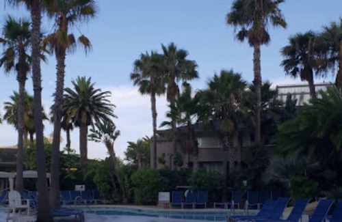 Mission Valley Complejo | Comic-Con special resort lodging, sleeps four with full kitchen.