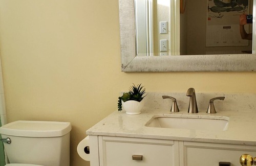 Cedar Park Casa | coming home to cozy comfy room