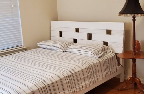 Cedar Park Casa | coming home to cozy comfy room