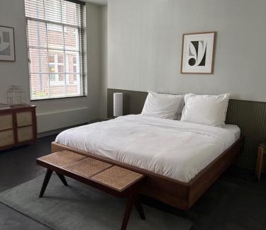 De Weteringschans Cama Y Desayuno | COMMUNE suites