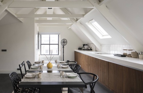 De Weteringschans Cama Y Desayuno | COMMUNE suites