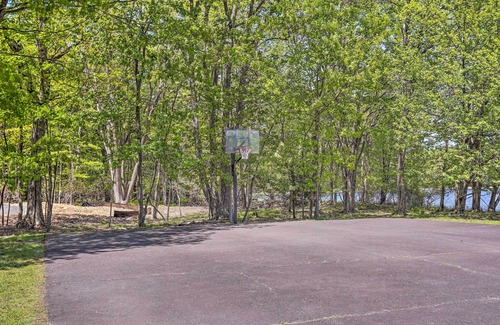 Pocono Summit Cabaña | Community Beach & Lake: Pocono Summit Escape