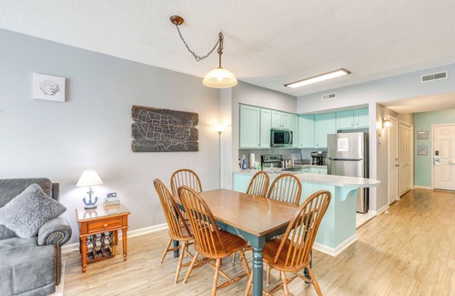 Red Hill Condominio | Community Pool & Tennis Court: Myrtle Beach Condo