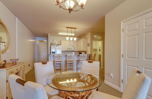 Huddleston Condominio | Community Pools & Beach: Smith Mountain Lake Condo