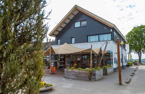 Municipality of Gulpen-Wittem Chalet De Esquí | Compact Chalet in Gulpen With Terrace