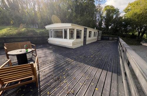 Tudenham Otro | Compact Holiday Home