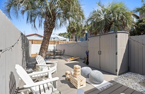 Biltmore Beach Casa | Compass Cottage
