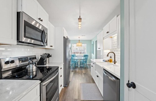 Biltmore Beach Casa | Compass Cottage