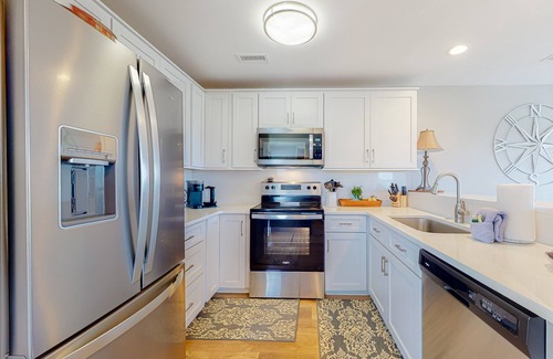 Topsail Beach Casa | Compass Rose | Townhouse in Topsail Beach with balcony, central AC, & W/D