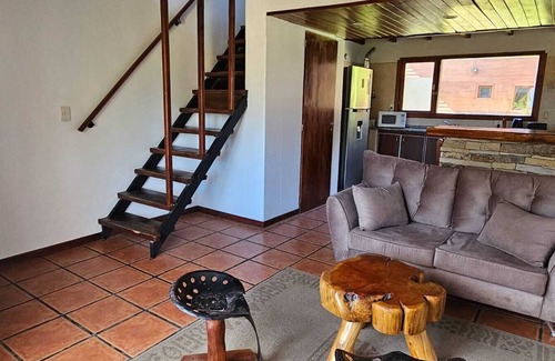 Dina Huapi Casa | COMPLEJO RAICES PATAGONICAS CABAÑA CLASICA