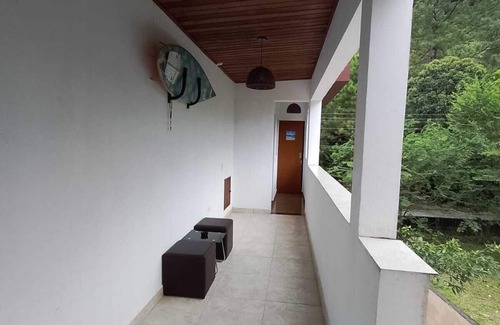Caraguatatuba Chalet De Esquí | Complete Chalet with private kitchen in Gated Community for Couples💙 1st floor