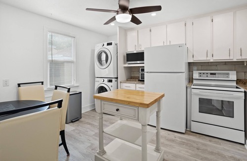 Disston Heights Casa | Completely Refinished Home Fresh 2 bedroom 5 miles from downtown and the beach