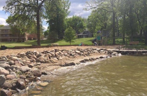 Clear Lake Cabaña | Completely remodeled home within walking distance to the lake!