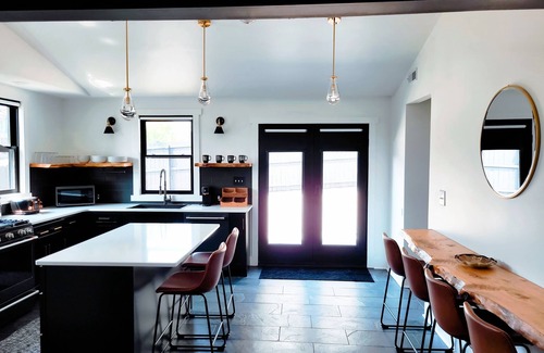 Daniels Hill Casa | Completely remodled Victorian era home downtown Lynchburg VA