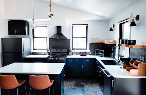 Daniels Hill Casa | Completely remodled Victorian era home downtown Lynchburg VA