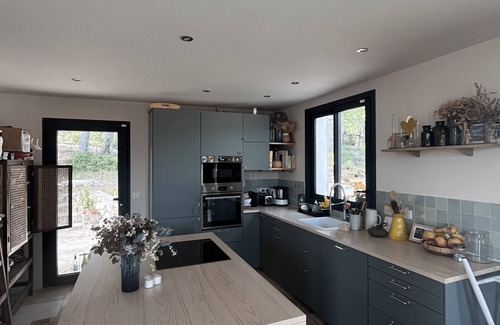 Ventabren Casa | Completely renovated family home surrounded by pine and olive trees.