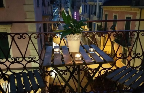 La Spezia Historic Centre Apartamento | Básica, renovado 66 metros cuadrados de apartamentos en la zona peatonal de La Spezia