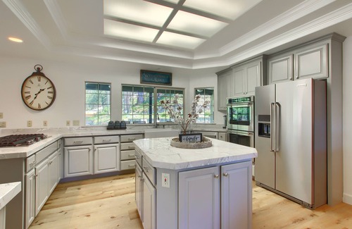 Bass Lake Casa | ¡ALQUILER NUEVO! Espacioso, lujoso retiro en el lago