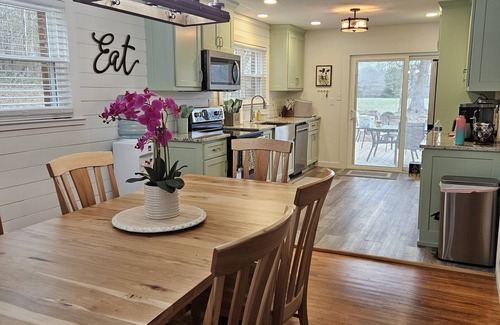 Alexis Otro | Completely updated Farmhouse with everything you will need! Relax and enjoy!