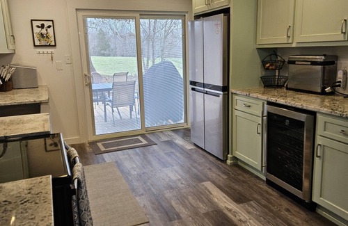 Alexis Otro | Completely updated Farmhouse with everything you will need! Relax and enjoy!