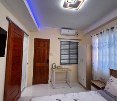 Compostela Casa | Compostela Guest Room #1 Terrace, Rooftop, Netflix, WiFi