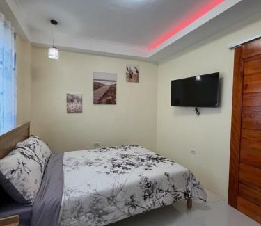 Compostela Casa | Compostela Guest Room #1 Terrace, Rooftop, Netflix, WiFi
