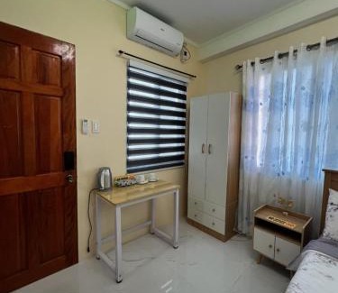 Compostela Casa | Compostela Guest Room #1 Terrace, Rooftop, Netflix, WiFi