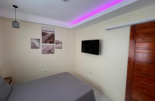 Compostela Casa | Compostela Guest Room #1 Terrace, Rooftop, Netflix, WiFi
