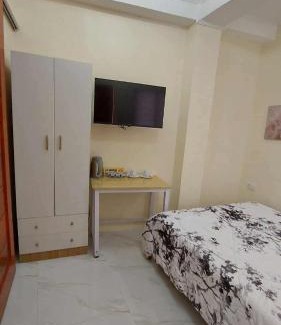 Compostela Cama Y Desayuno | Compostela Guest Room #2 Terrace, Rooftop, Netflix, WiFi