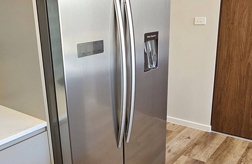Pearce Casa | Comtemporary 4bedrm Townhouse with 2 car garage