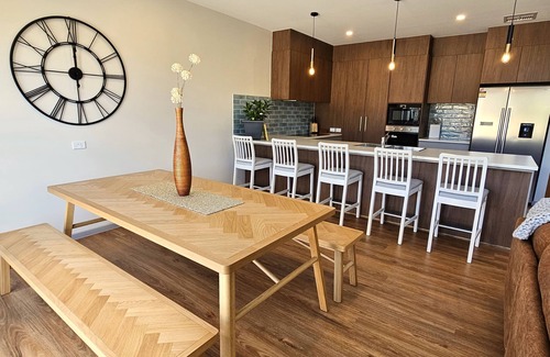Pearce Casa | Comtemporary 4bedrm Townhouse with 2 car garage