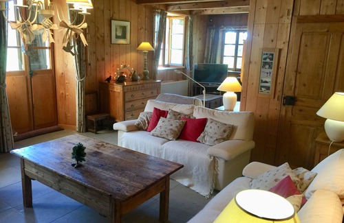 Les Hopitaux-Vieux Otro | Comtoise farmhouse sleeps 10, Haut Doubs, Swiss border, rated 4 épis