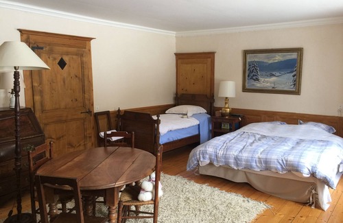 Les Hopitaux-Vieux Otro | Comtoise farmhouse sleeps 10, Haut Doubs, Swiss border, rated 4 épis