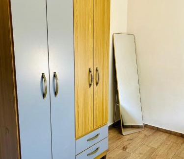 Santa Ana Apartamento | Conchita's, near Mall metrocentro, AC, SHW
