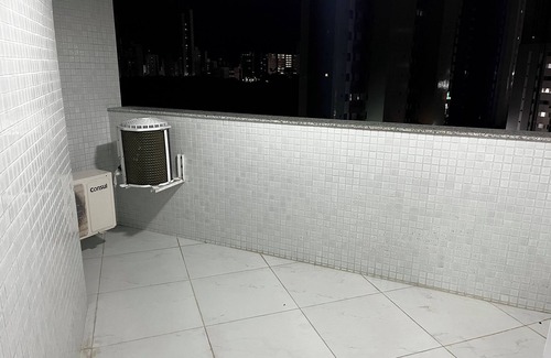 Brisamar Apartamento | Cond. Vuarnet 4 minutes from the bust of Tamandaré, Tambaú. Well located, with swimming pool.