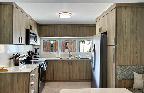 Santurce Casa | Condado Laguna Villa Jacuzzi 6Bed 3Bath Generator
