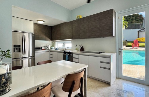 Santurce Casa | Condado Laguna Villa w/Pool 5 Bed 3 Bath - Generator