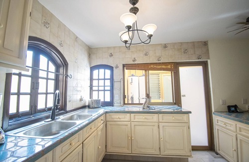El Cid Casa | Conde de Oviedo Whole Home with Pool