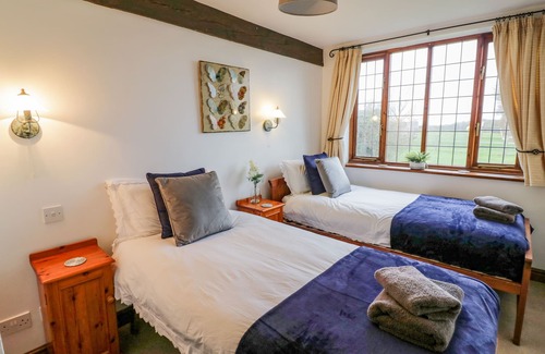 Ardens Grafton Cabaña | CASA Condicote, familias y dentro de Clifford Chambers, Ref 938040
