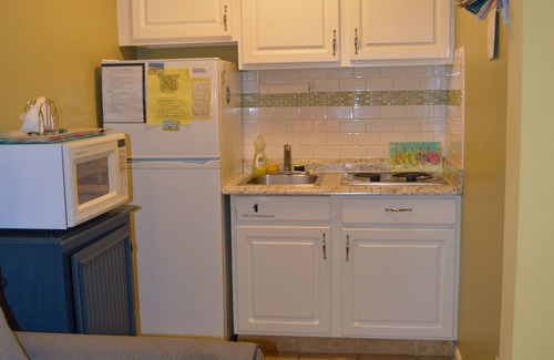 North Wildwood Condominio | Condo, 2 Bedrooms, 1 Bath, Sleeps 6, 1 Block from beach