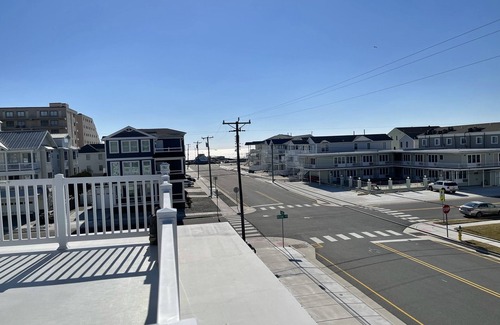 North Wildwood Condominio | Condo, 2 Bedrooms, 1 Bath, Sleeps 6, 1 Block from beach