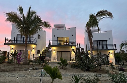 Cerritos Villa | Condo#5- 5 Min Walk2Beach/Surf-Sleeps4-Queen Suite