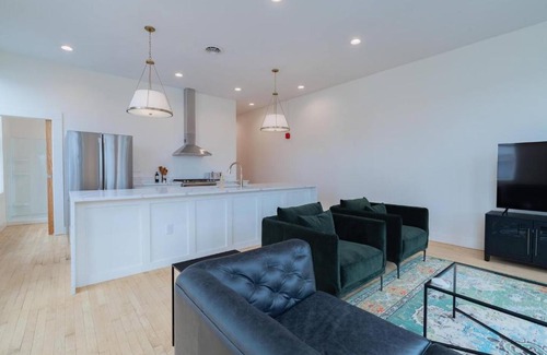 Van Buren Casa | 'condo A' Gallery Suite - Downtown Marion