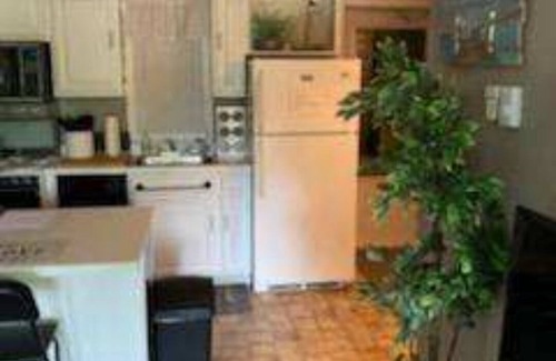 Gilford Condominio | Condo across street from beach