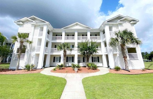 Longs Condominio | CONDO At Aberdeen country club