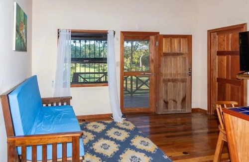 Dangriga Casa | Condo Caribbean Dreams