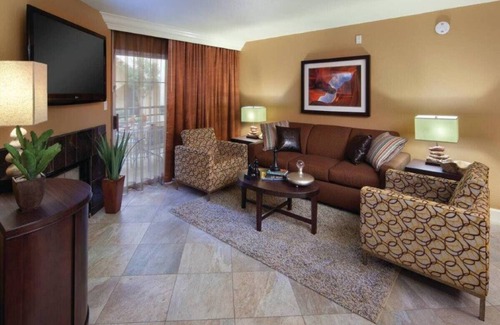 Las Vegas Complejo | Condo close to the Strip: Pools & Hot tubs + Full kitchen
